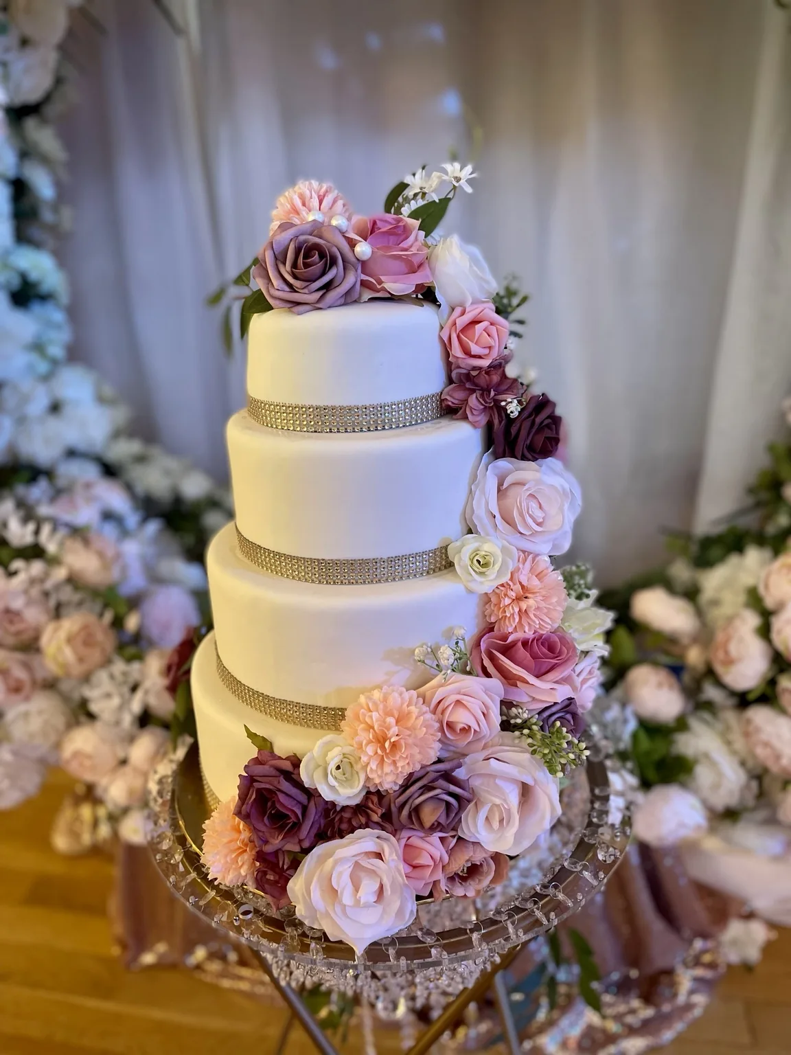 Romantic florals cake by Blue Skye Cakes